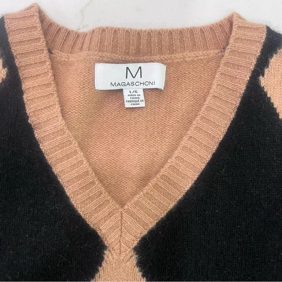 🖤 Magaschoni Cashmere Argyle Sweater V-Neck | Classic Luxury Knit | Size L - Picture 3 of 5